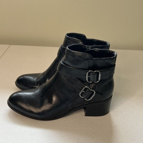 Unisa Womens Black Faux Leather Ankle Booties Size 6M Zip Up Buckles Round Toe - Picture 3 of 11
